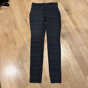 Athletic leggings